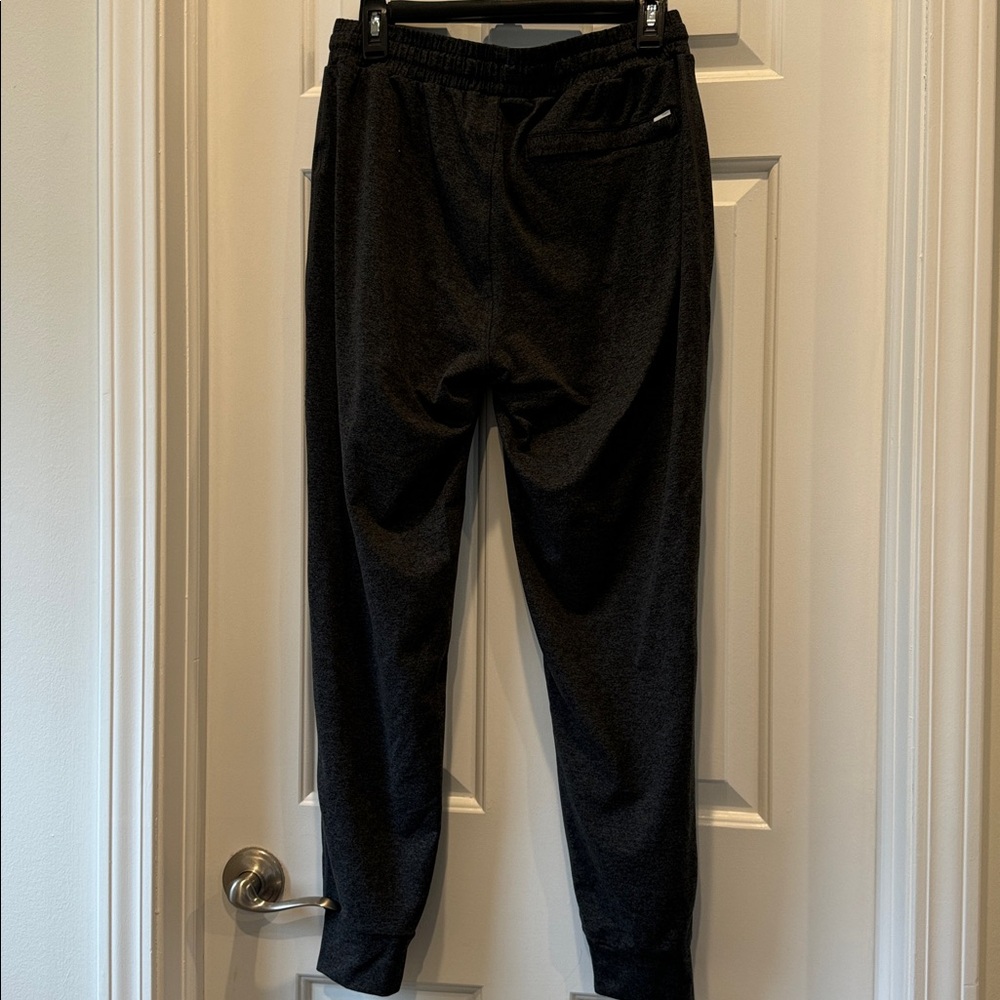 Vuori men’s Ponto Performance Jogger charcoal grey size medium - Picture 8 of 8